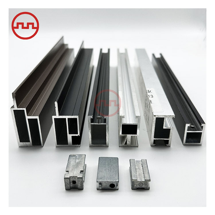 خزانة حائط زجاجية خشبية عمودية بإطار من الألومنيوم وأرفف زجاجية من الألومنيوم مع إضاءة LED